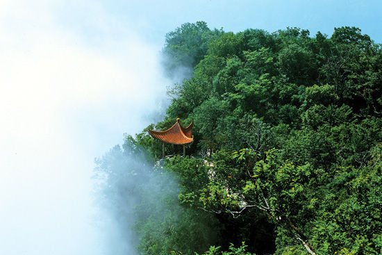 雄偉和險(xiǎn)峻